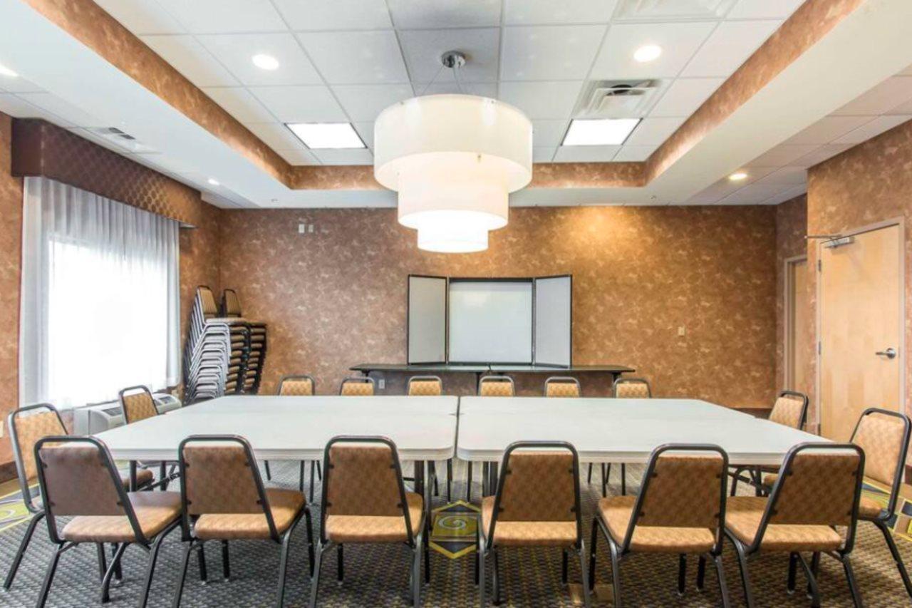 Comfort Suites Смирна Екстериор снимка
