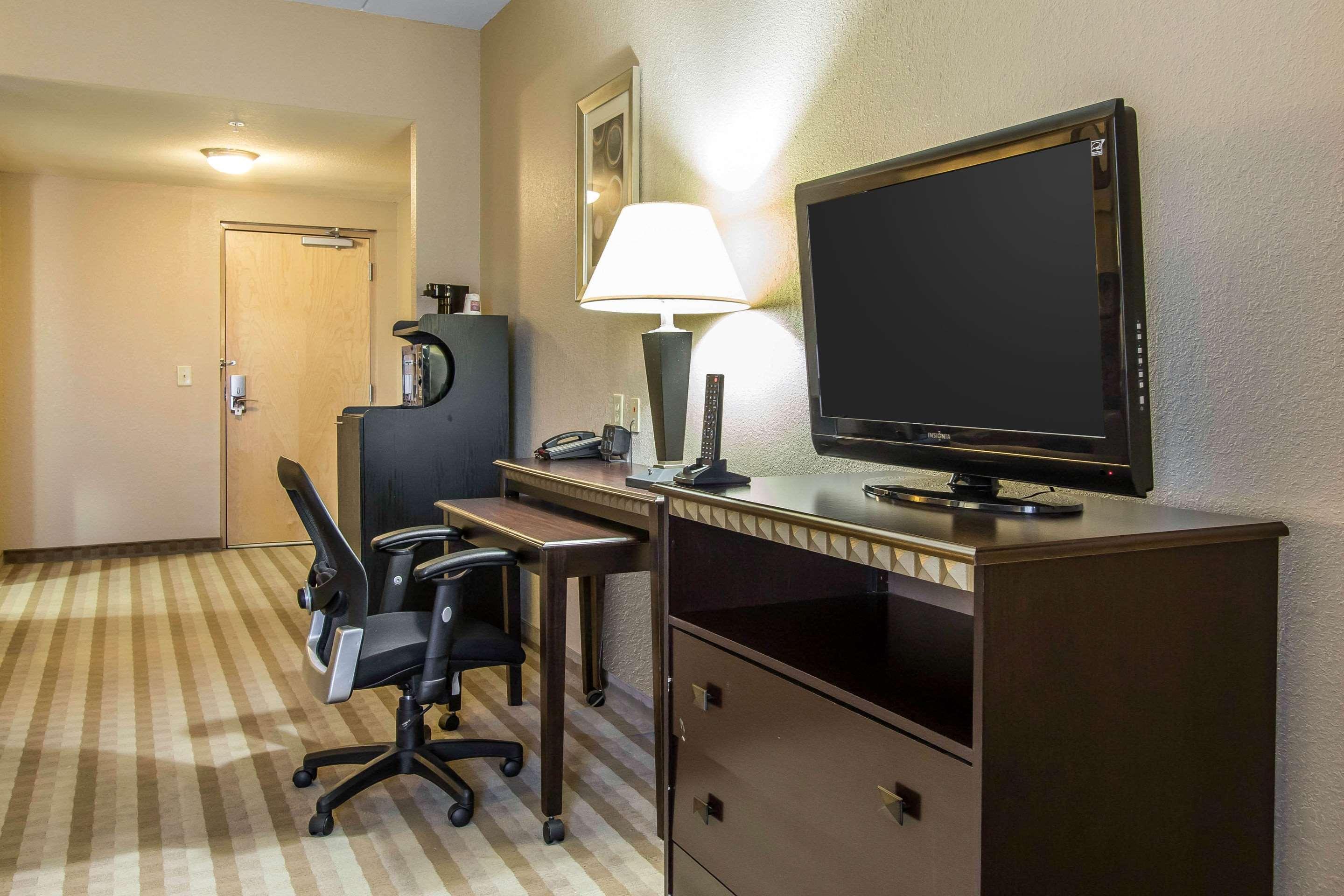 Comfort Suites Смирна Екстериор снимка
