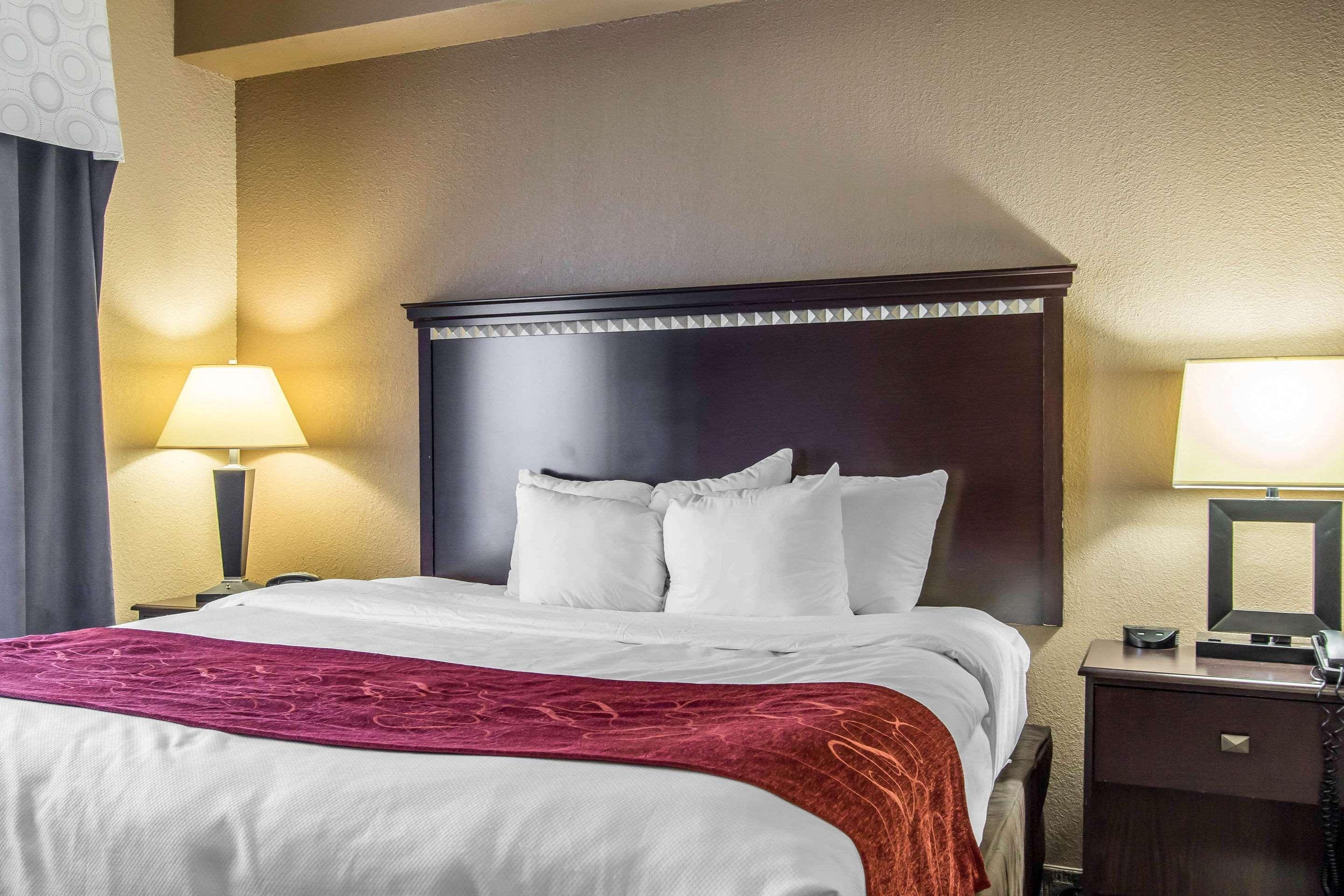 Comfort Suites Смирна Екстериор снимка