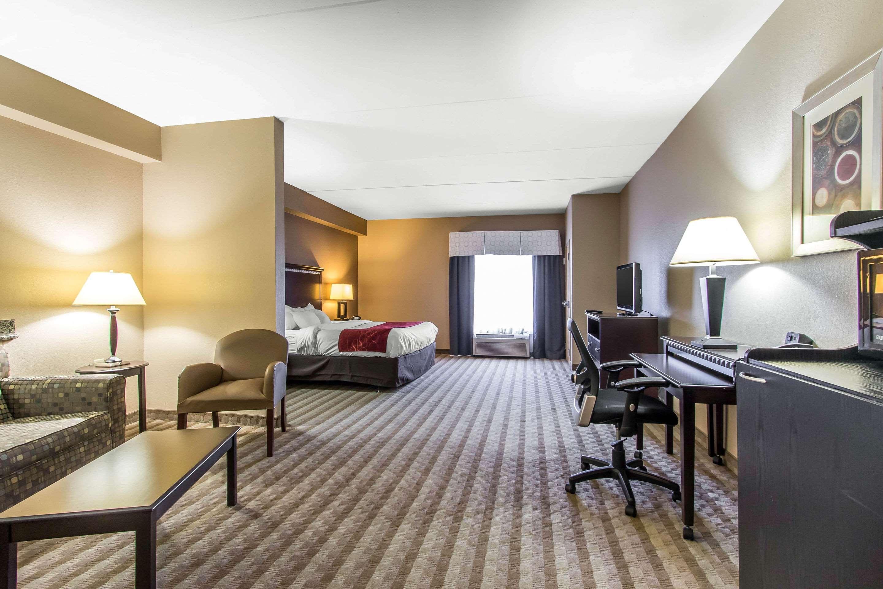 Comfort Suites Смирна Екстериор снимка