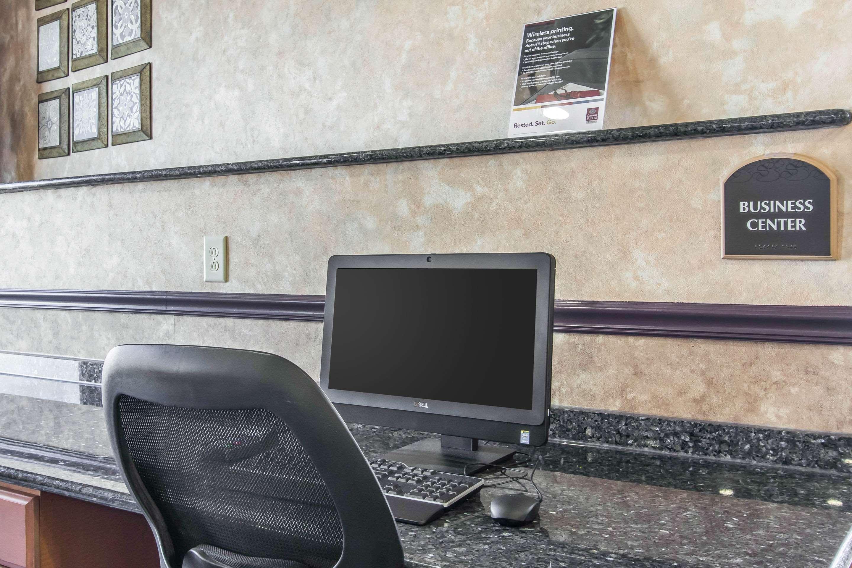 Comfort Suites Смирна Екстериор снимка