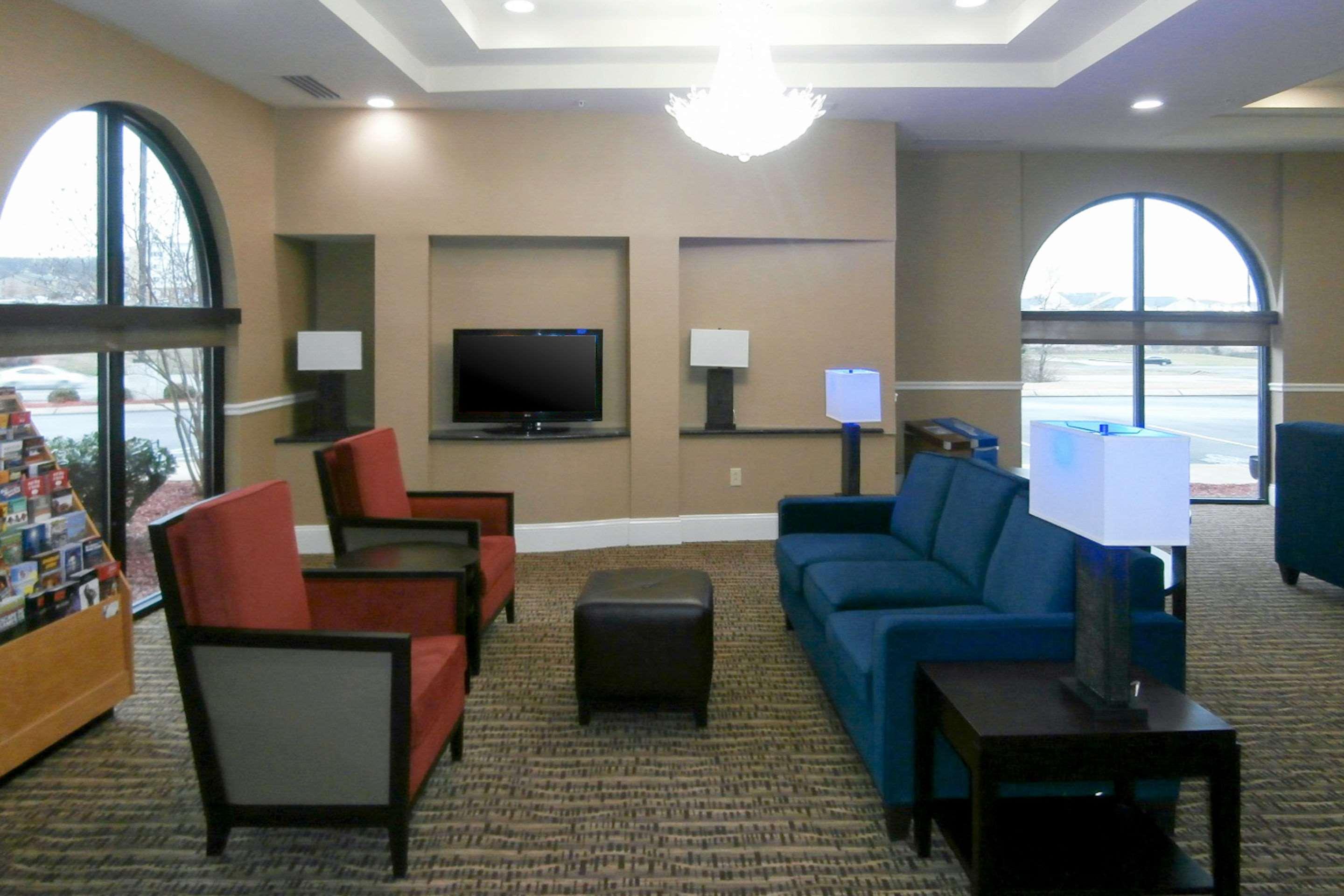 Comfort Suites Смирна Екстериор снимка