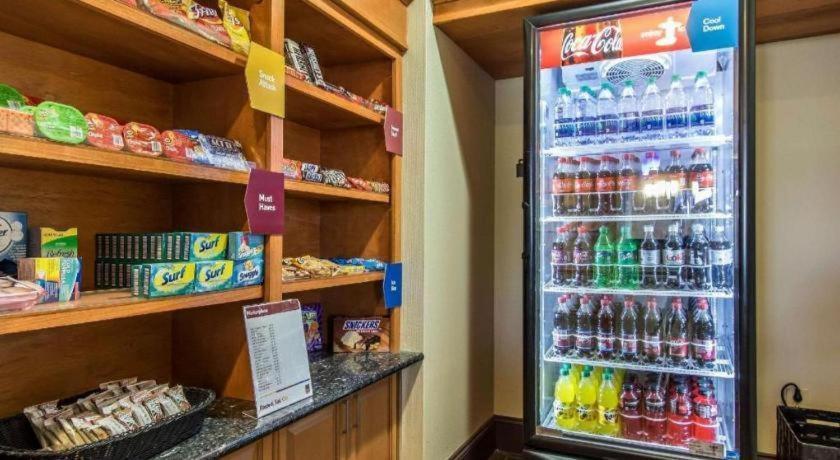 Comfort Suites Смирна Екстериор снимка