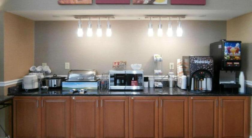 Comfort Suites Смирна Екстериор снимка