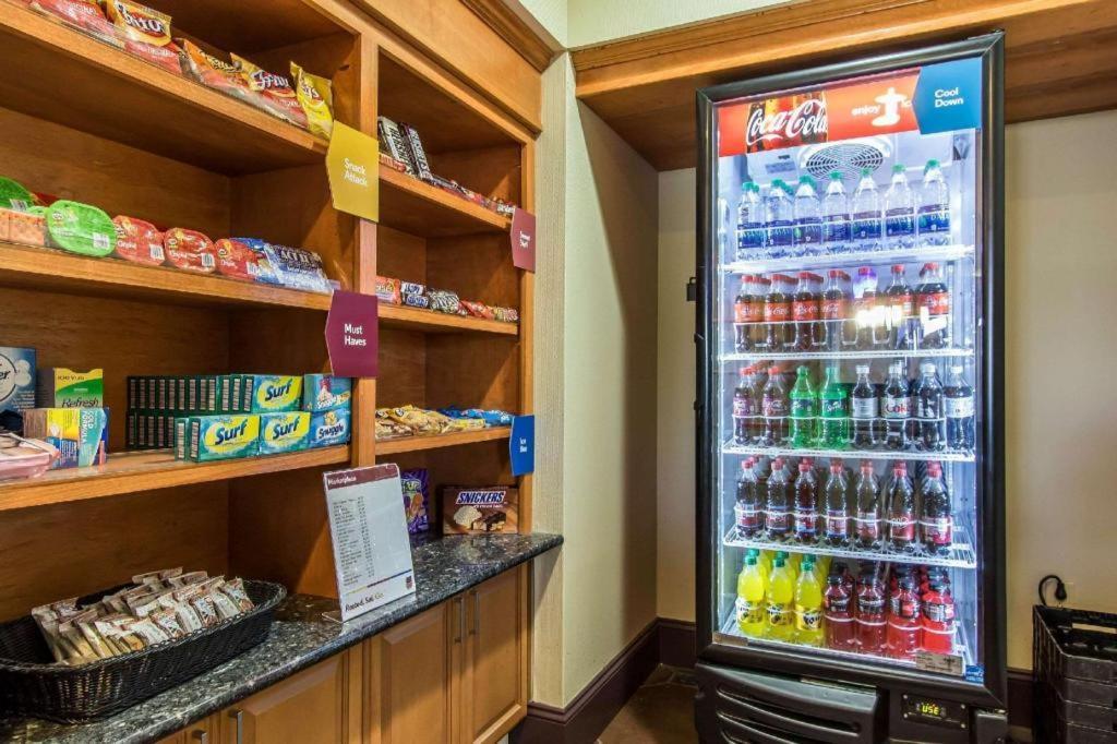 Comfort Suites Смирна Екстериор снимка
