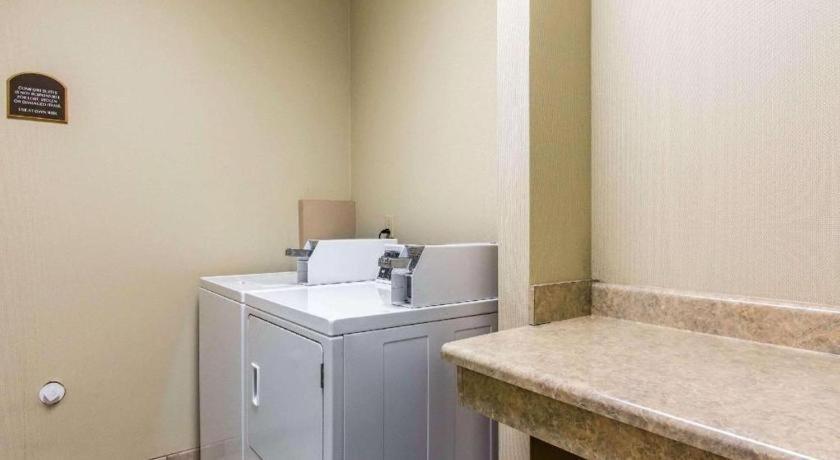 Comfort Suites Смирна Екстериор снимка