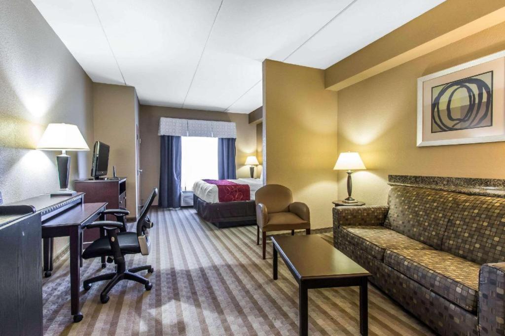 Comfort Suites Смирна Екстериор снимка